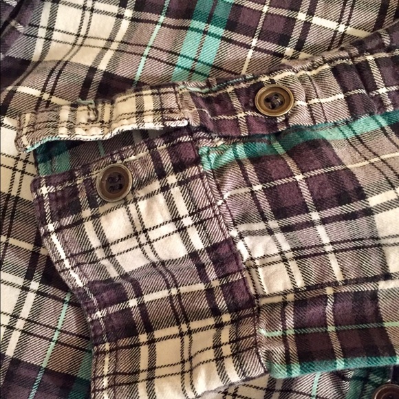 Woman Button down plaid shirt - Picture 6 of 8